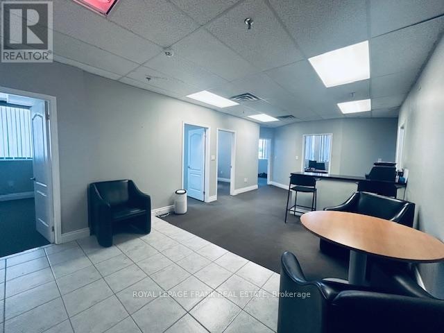 206 - 114 Dundas Street E, Whitby, Ontario  L1N 2H7 - Photo 2 - E9019828