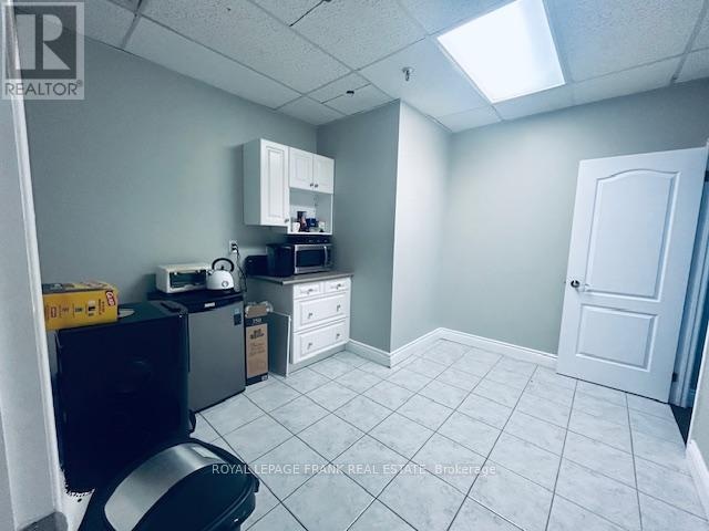 206 - 114 Dundas Street E, Whitby, Ontario  L1N 2H7 - Photo 5 - E9019828