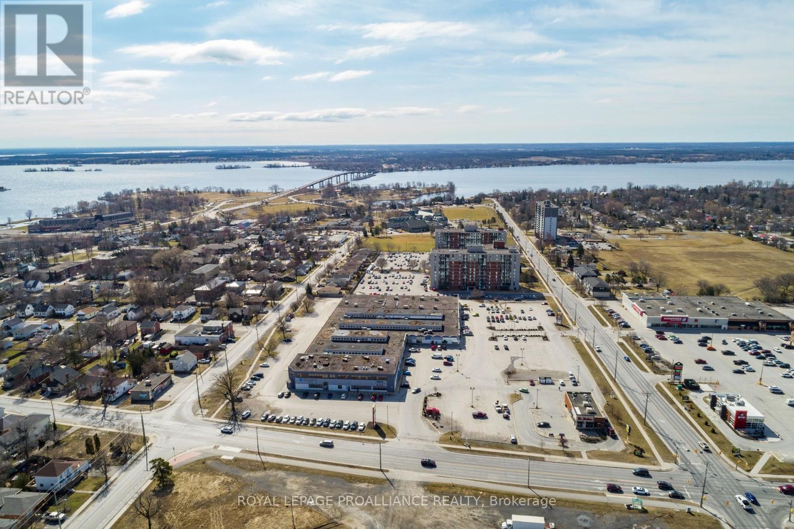 12 - 161 Bridge Street W, Belleville, Ontario K8P 1K2 - Photo 2 - X12403601