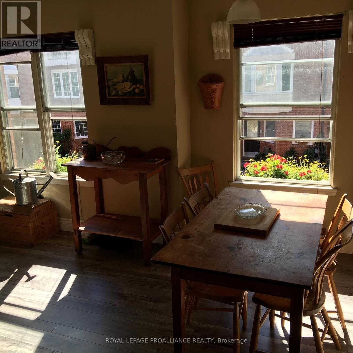 13 Portneuf Court, Toronto, Ontario  M5A 4E4 - Photo 4 - C12419259