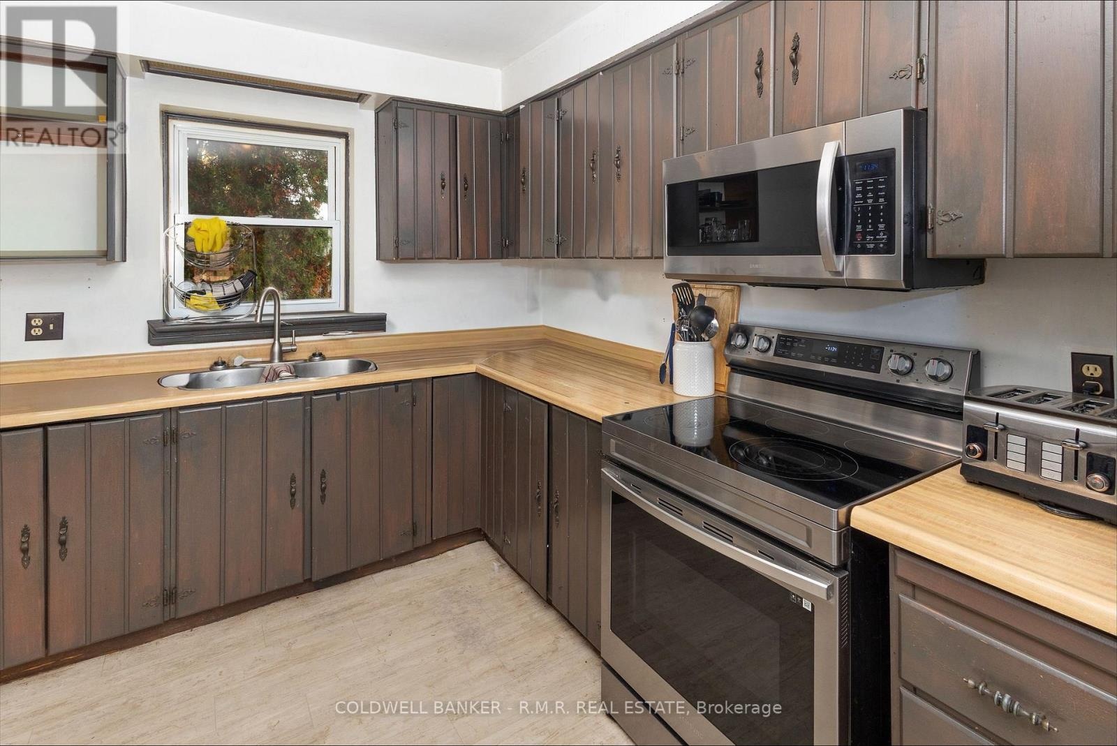 52 Glenelg Street E, Kawartha Lakes, Ontario K9V 1Z3 - Photo 13 - X12483688