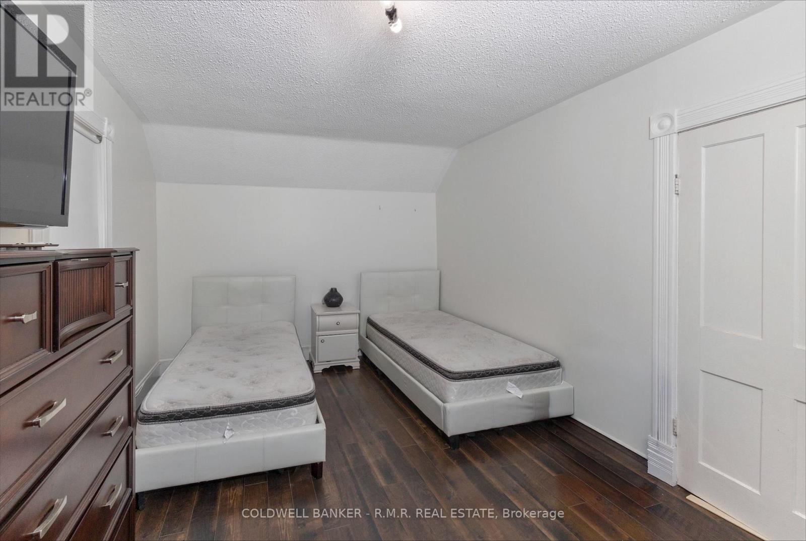 52 Glenelg Street E, Kawartha Lakes, Ontario K9V 1Z3 - Photo 16 - X12483688