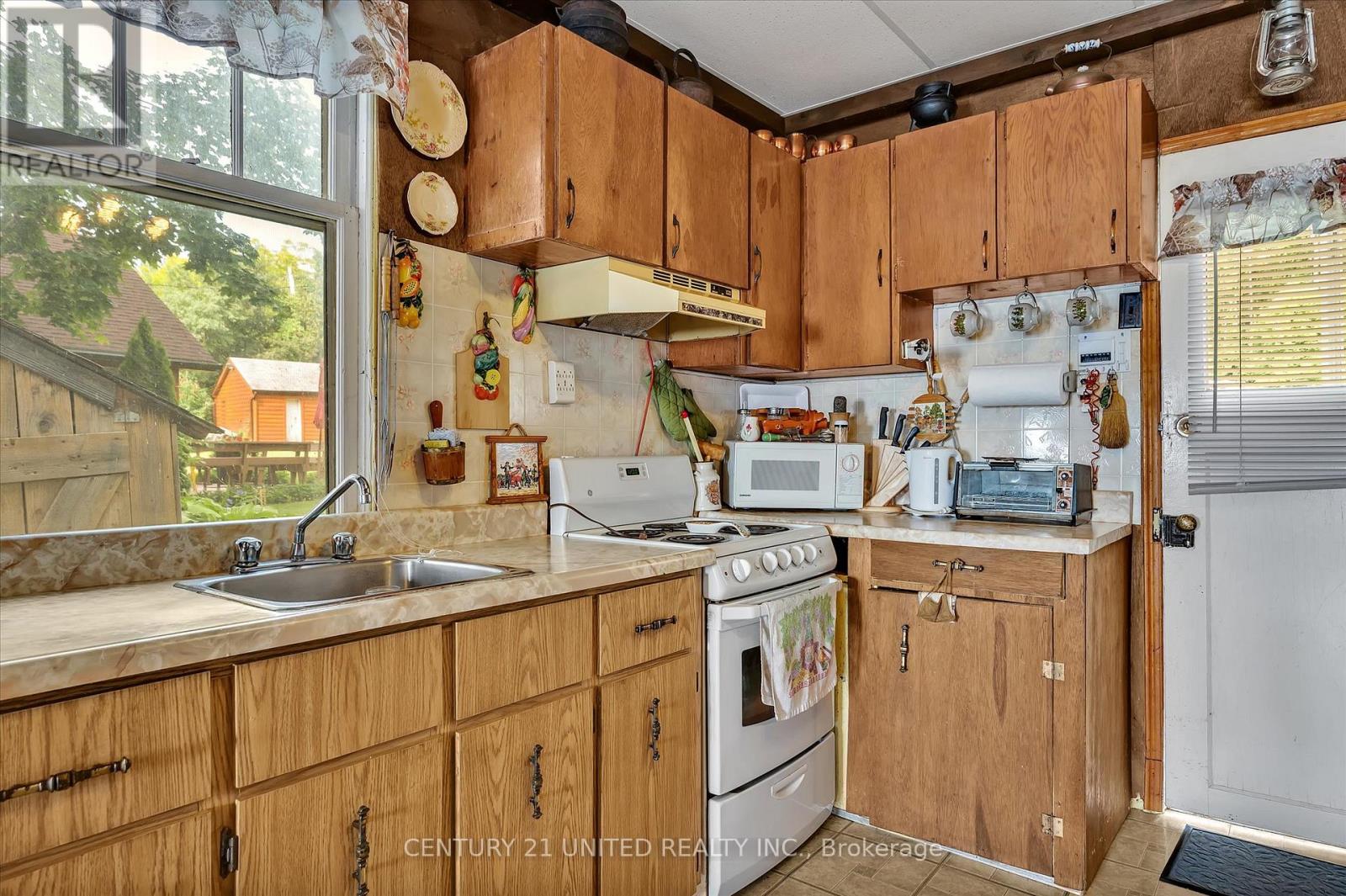 223 Paudash Street, Hiawatha First Nation, Ontario K0L 2G0 - Photo 8 - X12497058