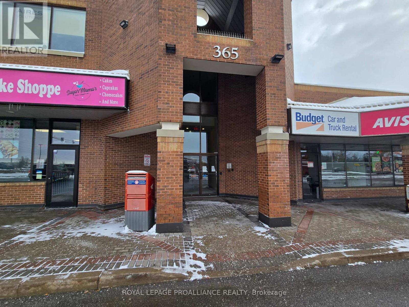 210 - 365 North Front Street N, Belleville, Ontario  K8P 5A5 - Photo 2 - X12572806