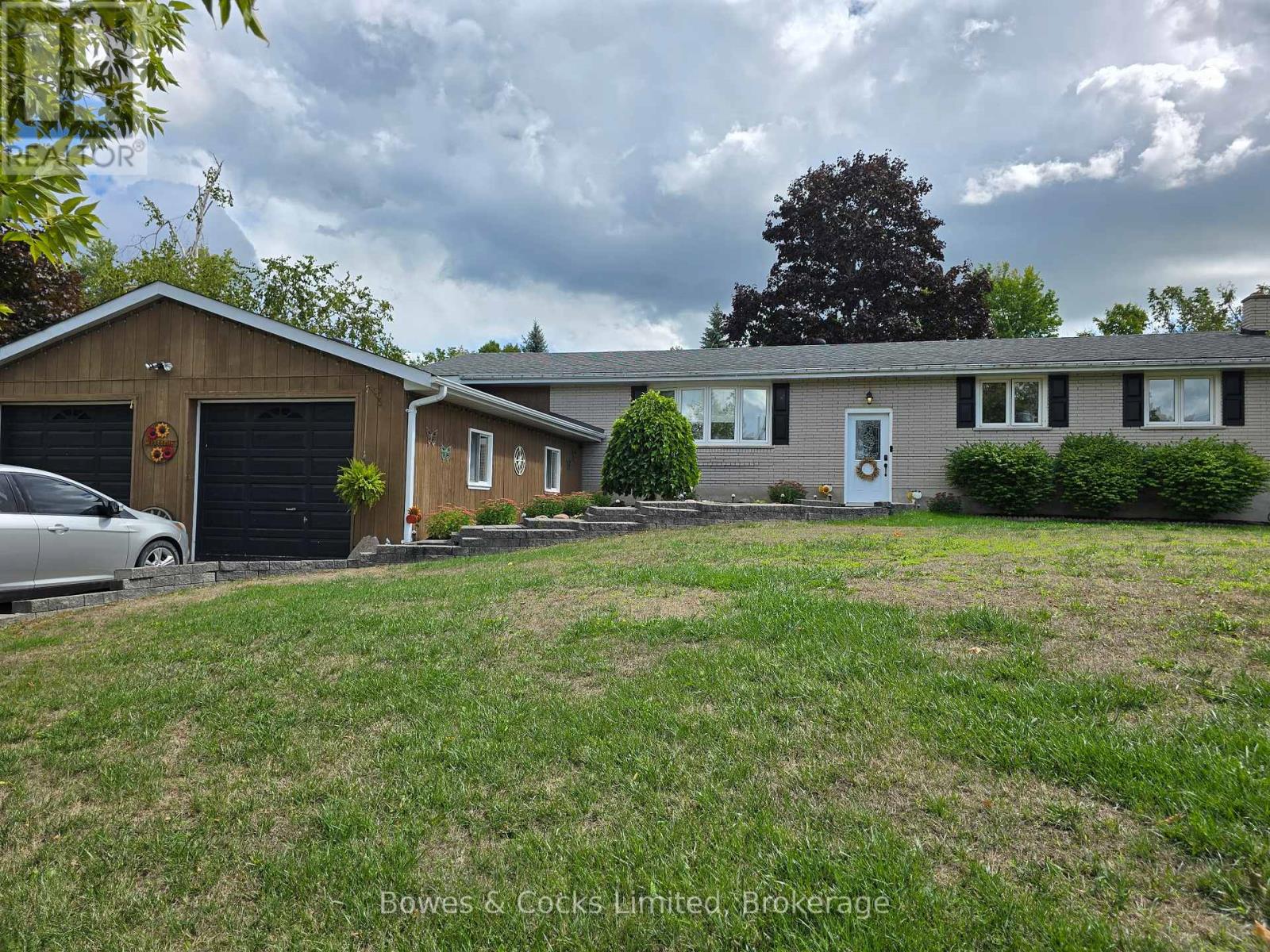 33 Maple Grove Road, Kawartha Lakes, Ontario  K9V 4R6 - Photo 1 - X12389682