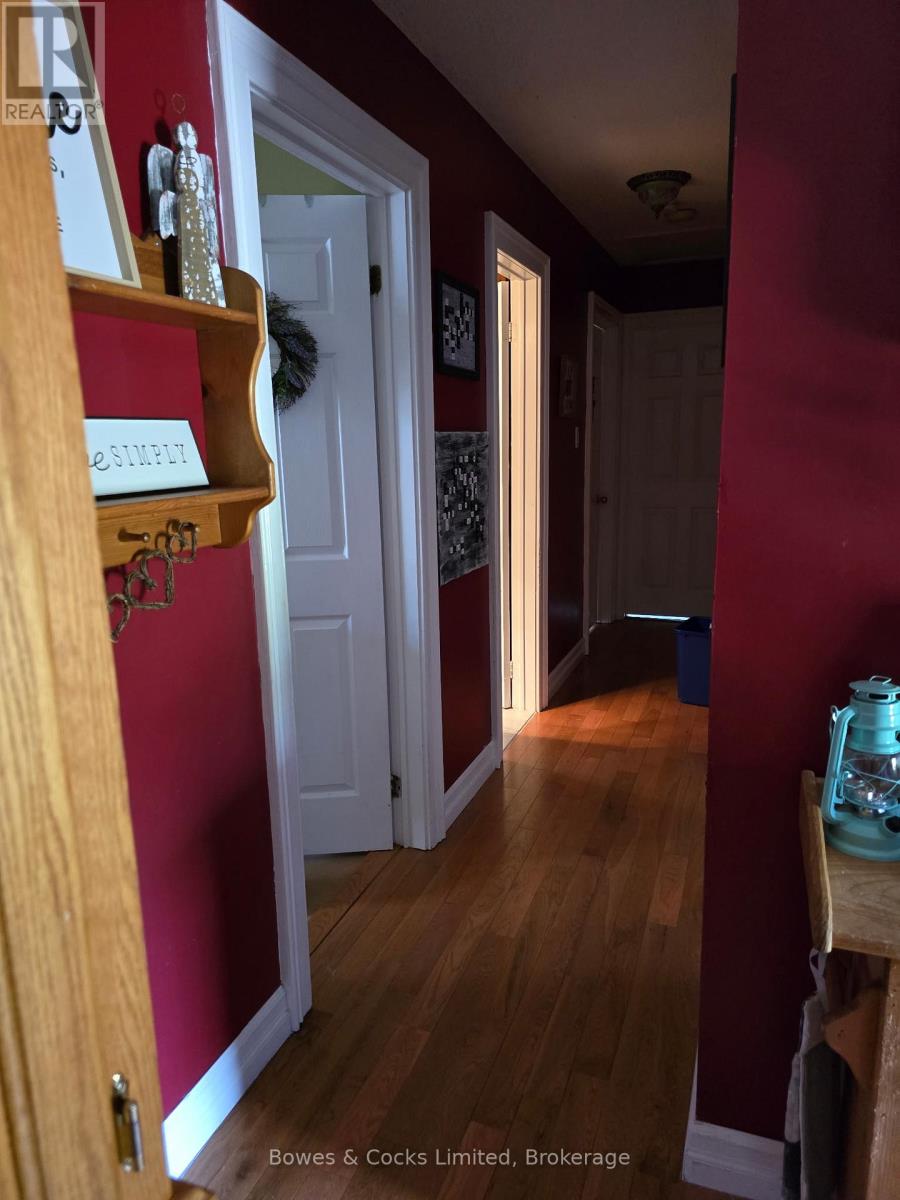 33 Maple Grove Road, Kawartha Lakes, Ontario  K9V 4R6 - Photo 11 - X12389682