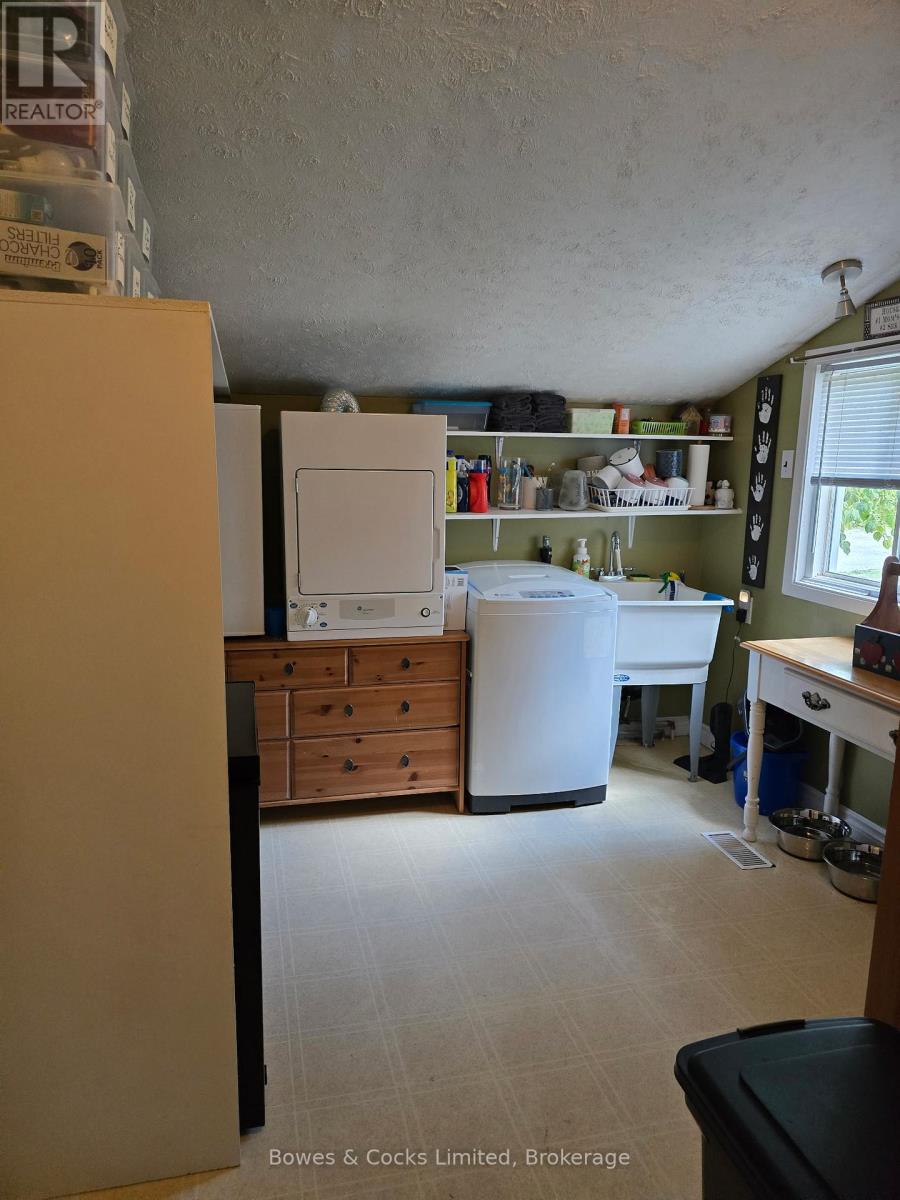 33 Maple Grove Road, Kawartha Lakes, Ontario  K9V 4R6 - Photo 14 - X12389682