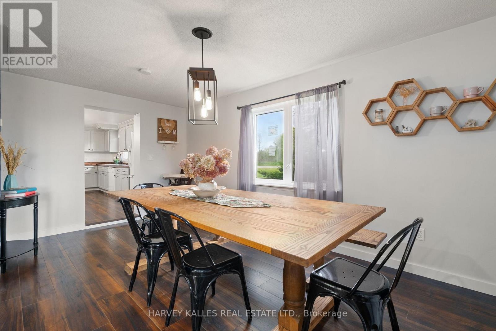 13965 Loyalist Parkway, Prince Edward County, Ontario  K0K 2T0 - Photo 11 - X12635328