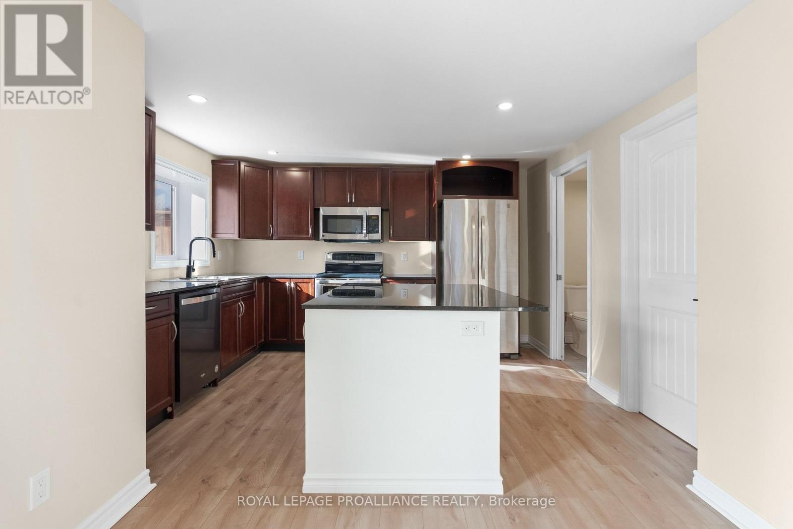 97 Donald Street S, Belleville, Ontario  K8P 2J6 - Photo 12 - X12523940