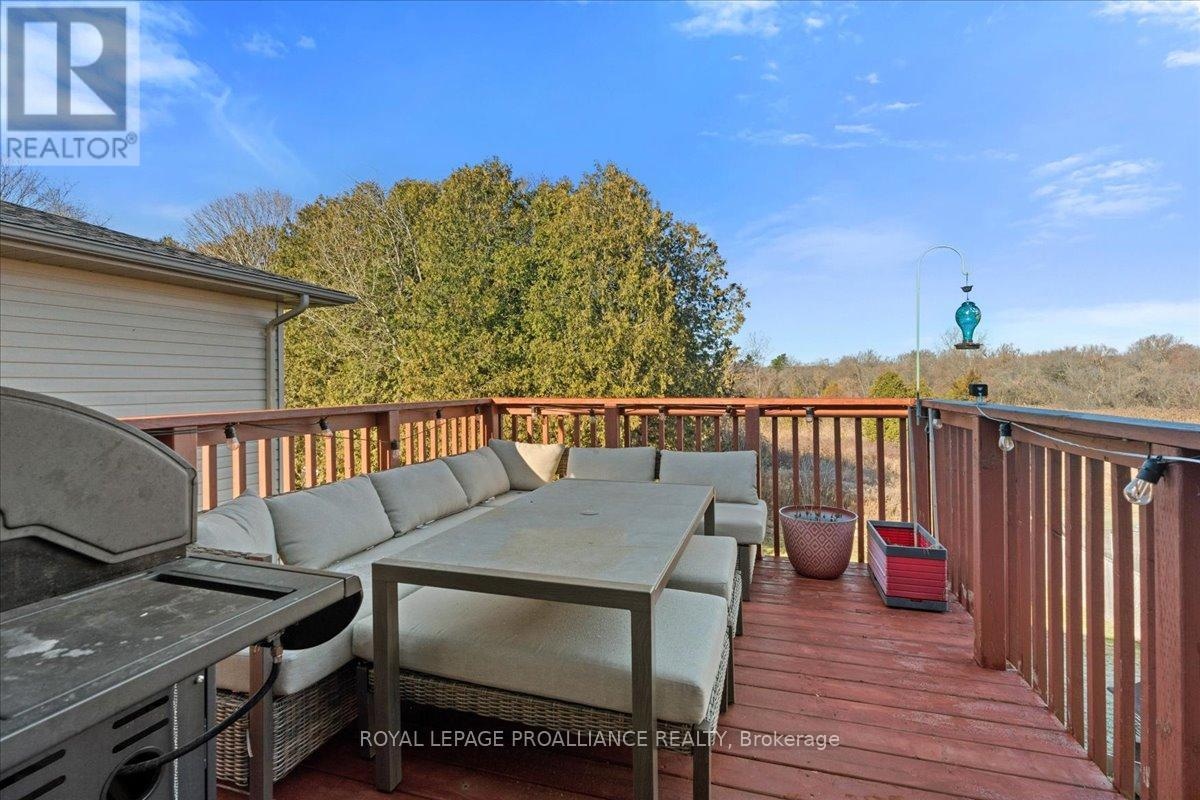 189 Nicholas Street, Quinte West, Ontario  K8V 6E8 - Photo 33 - X12772602
