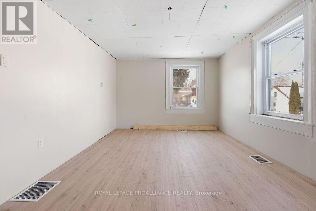25 Thomas Street, Tweed, Ontario  K0K 3H0 - Photo 22 - X12801932