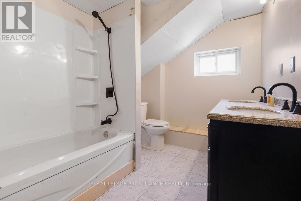 25 Thomas Street, Tweed, Ontario  K0K 3H0 - Photo 28 - X12801932