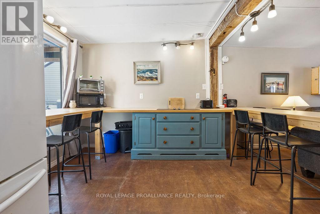 25 Thomas Street, Tweed, Ontario  K0K 3H0 - Photo 9 - X12801932