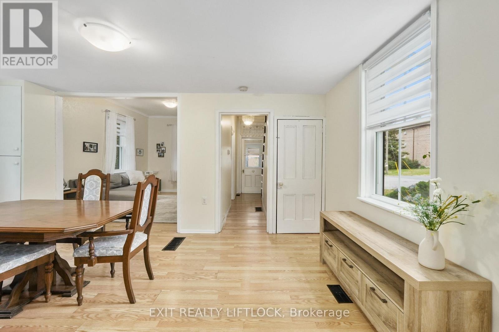 378 London Street, Peterborough, Ontario  K9H 2Z8 - Photo 6 - X12832426