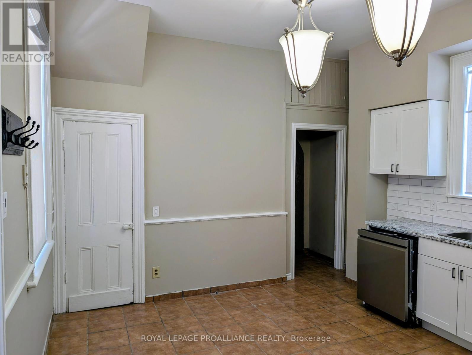 199 Dalhousie Street, Peterborough, Ontario K9J 2M1 - Photo 8 - X12848666