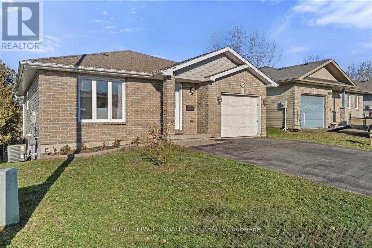 189 Nicholas Street, Quinte West, Ontario  K8V 6E8 - Photo 1 - X12772602
