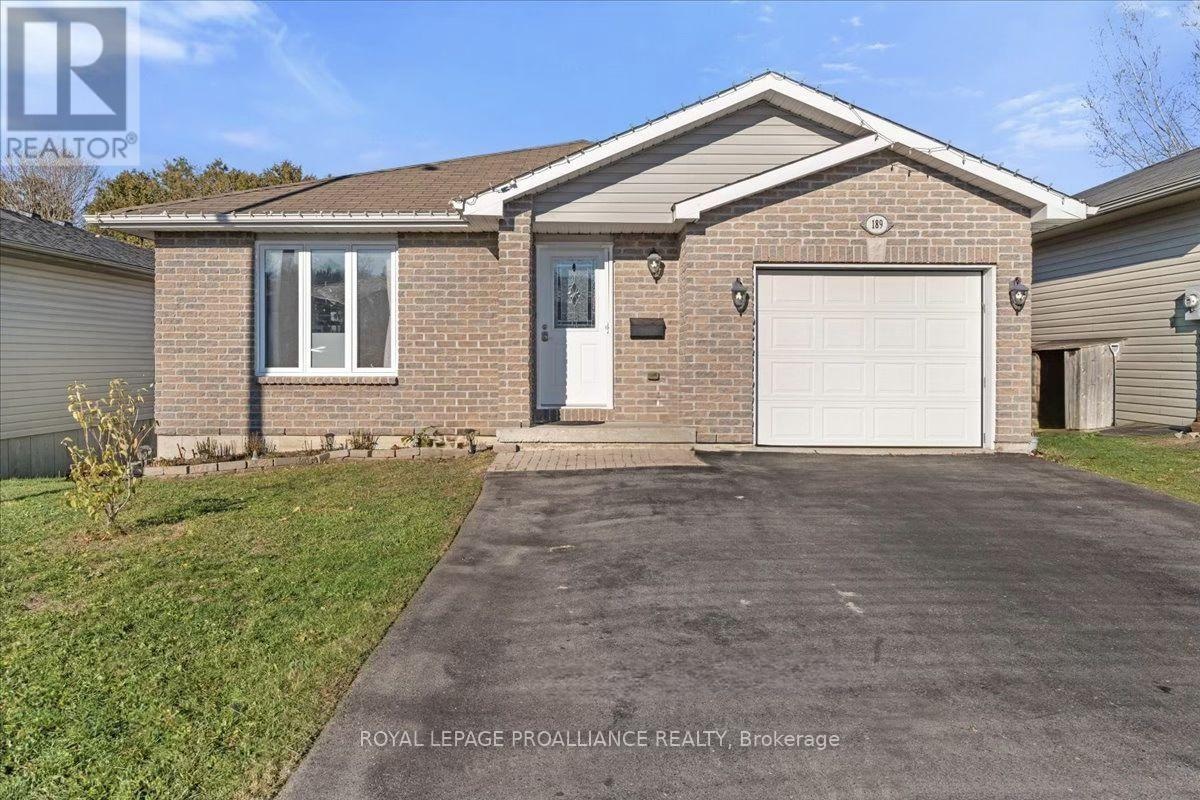 189 Nicholas Street, Quinte West, Ontario  K8V 6E8 - Photo 2 - X12772602