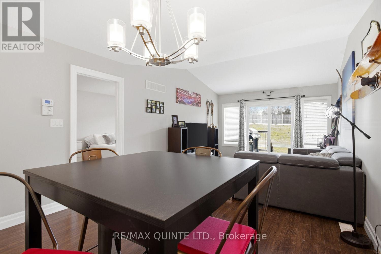 71 Aspen Drive, Quinte West, Ontario  K8V 0E2 - Photo 12 - X12886746