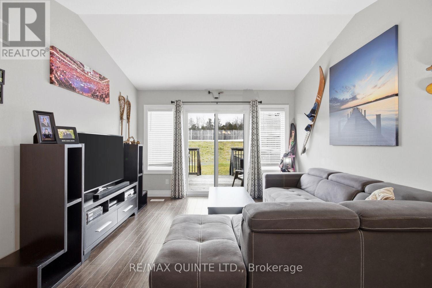 71 Aspen Drive, Quinte West, Ontario  K8V 0E2 - Photo 14 - X12886746