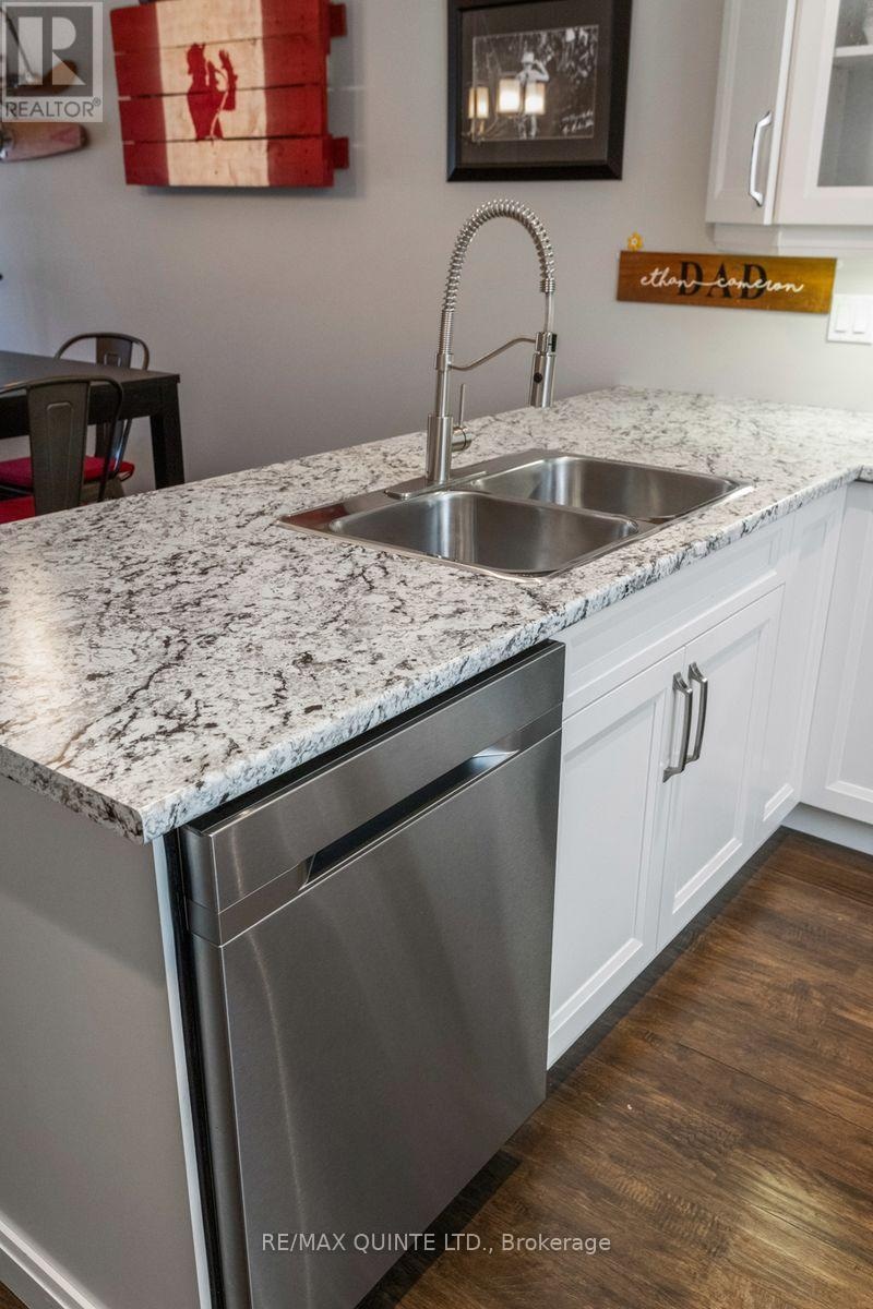 71 Aspen Drive, Quinte West, Ontario  K8V 0E2 - Photo 7 - X12886746