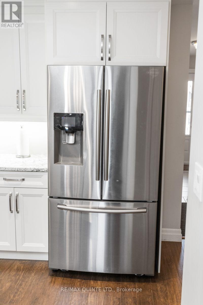 71 Aspen Drive, Quinte West, Ontario  K8V 0E2 - Photo 9 - X12886746