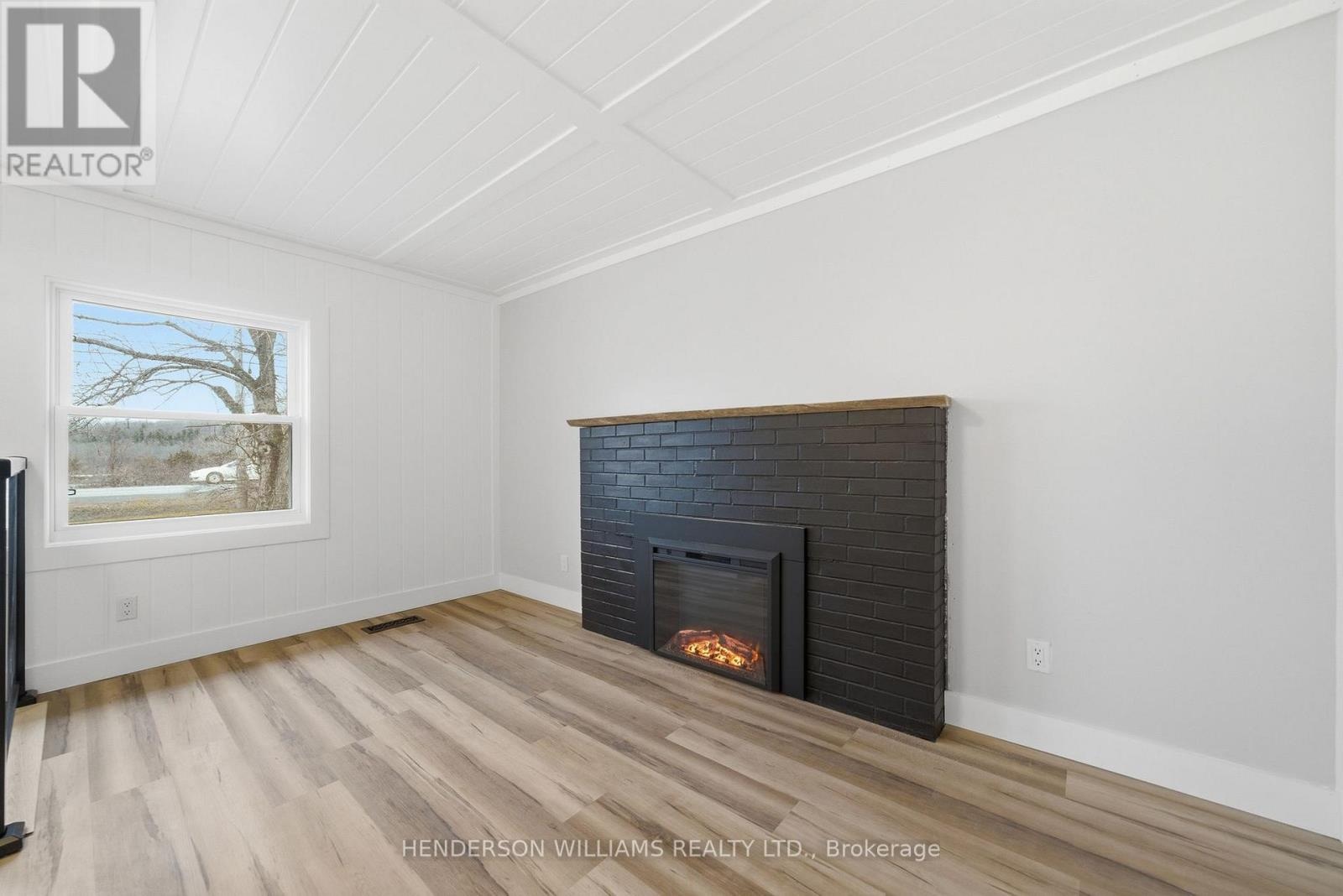 732 Glen Miller Road, Quinte West, Ontario K8V 5P8 - Photo 10 - X12893440