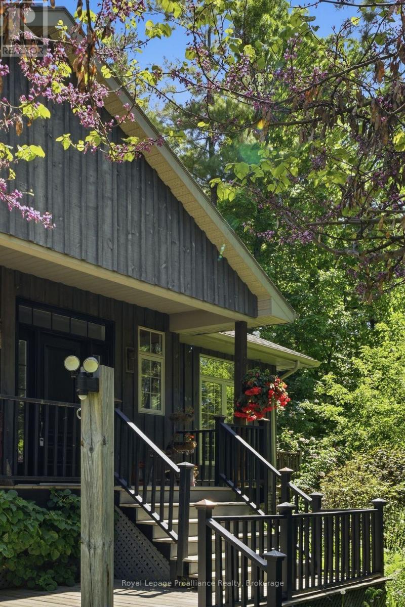602 Elmbrook Road, Prince Edward County, Ontario K0K 2T0 - Photo 4 - X12821344
