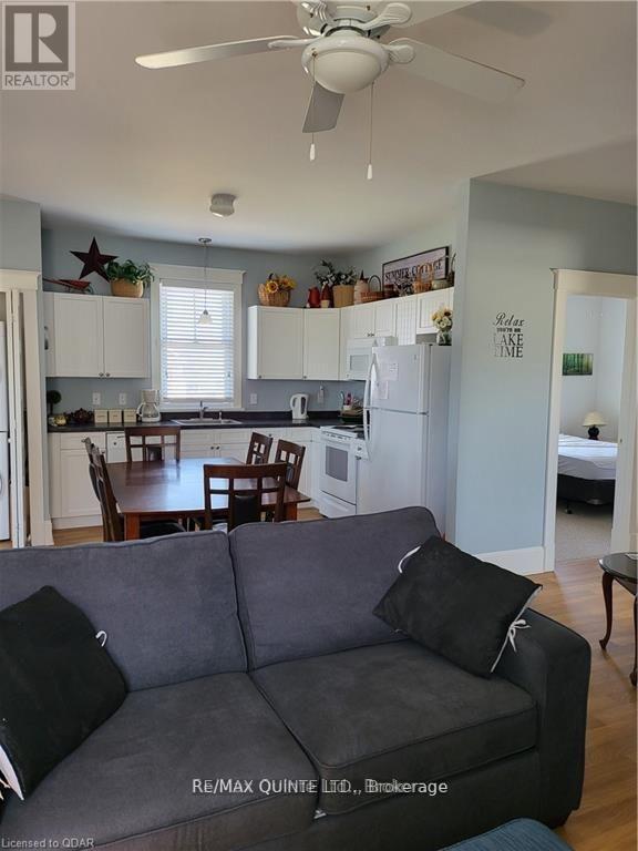 34 - 27 Butternut Lane, Prince Edward County, Ontario K0K 1P0 - Photo 14 - X12911334