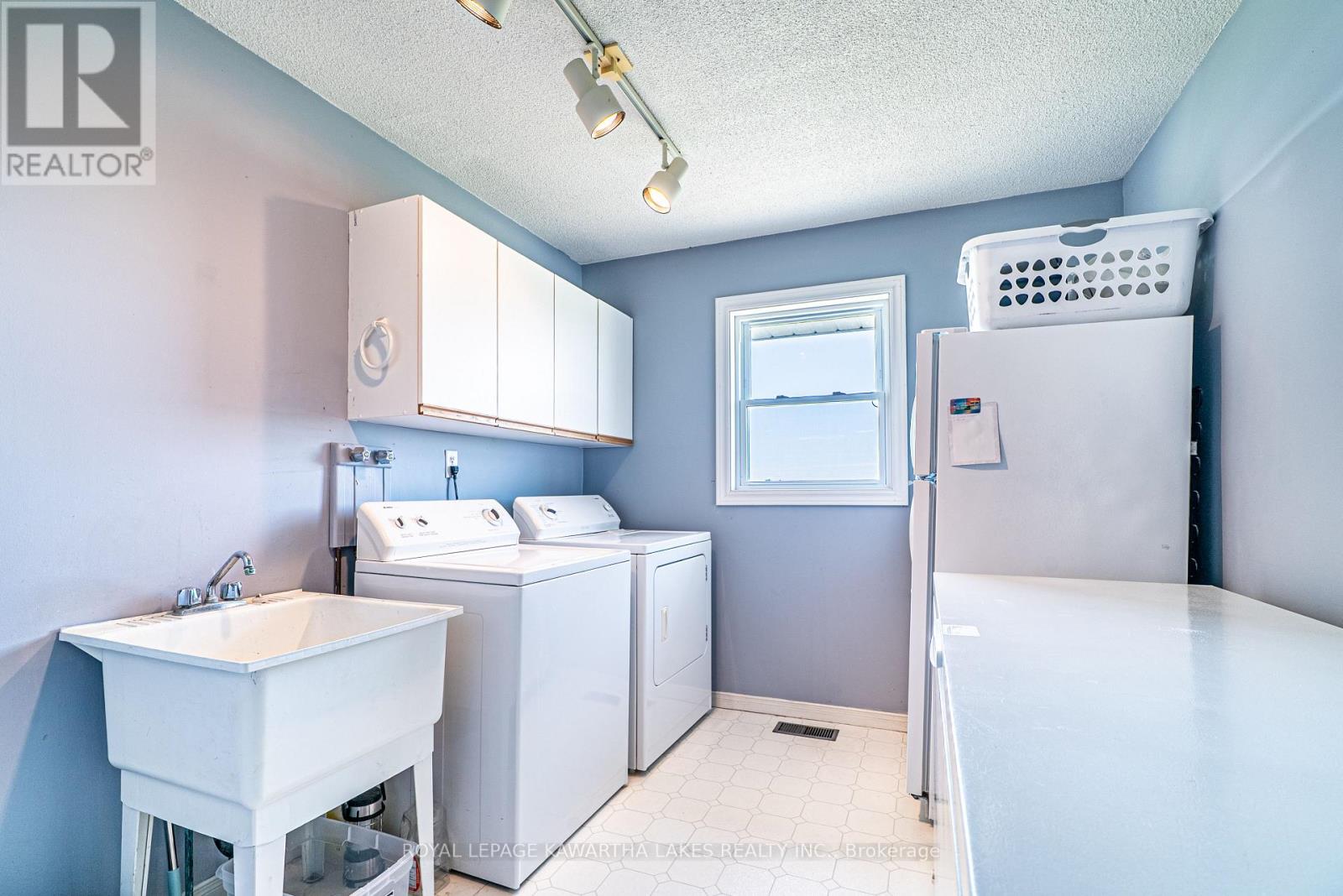120 Mark Road, Kawartha Lakes, Ontario K0M 2G0 - Photo 18 - X12924528