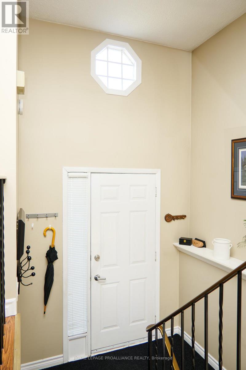 679 Mackechnie Crescent, Cobourg, Ontario  K9A 4Y1 - Photo 4 - X12937152