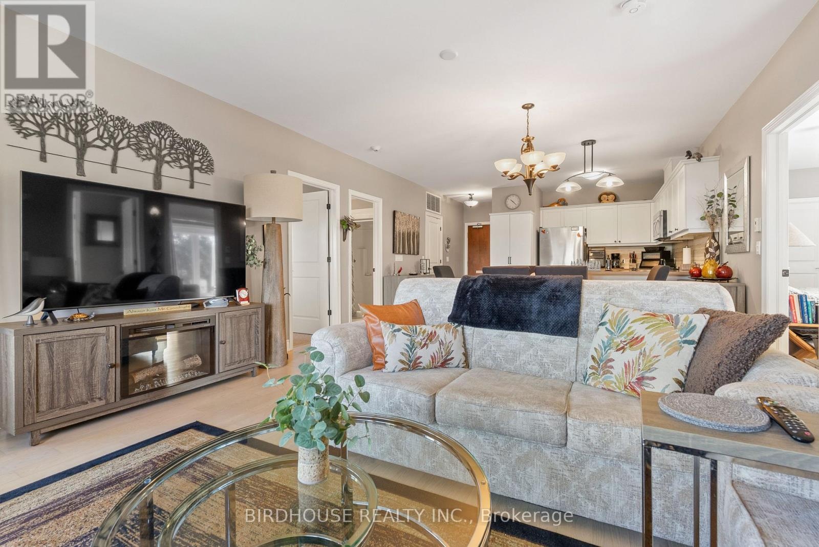 301 - 94 Francis Street W, Kawartha Lakes, Ontario  K0M 1N0 - Photo 14 - X12447664