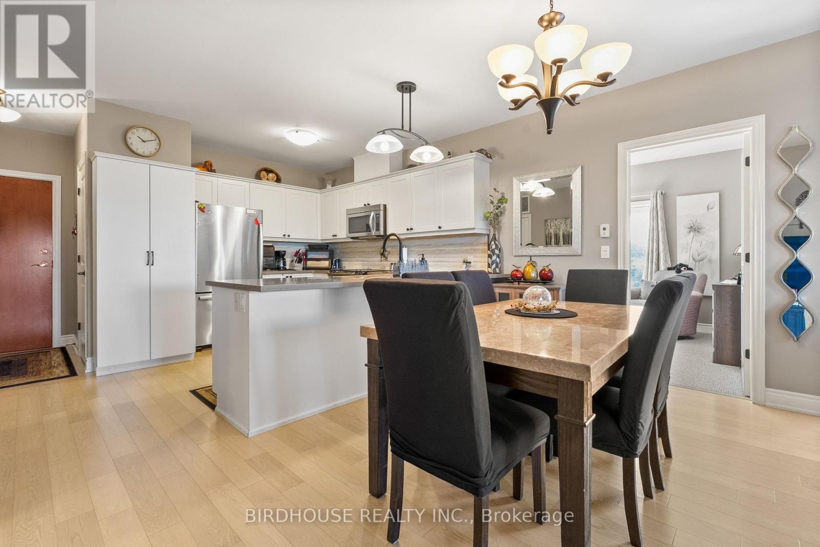 301 - 94 Francis Street W, Kawartha Lakes, Ontario  K0M 1N0 - Photo 11 - X12447664