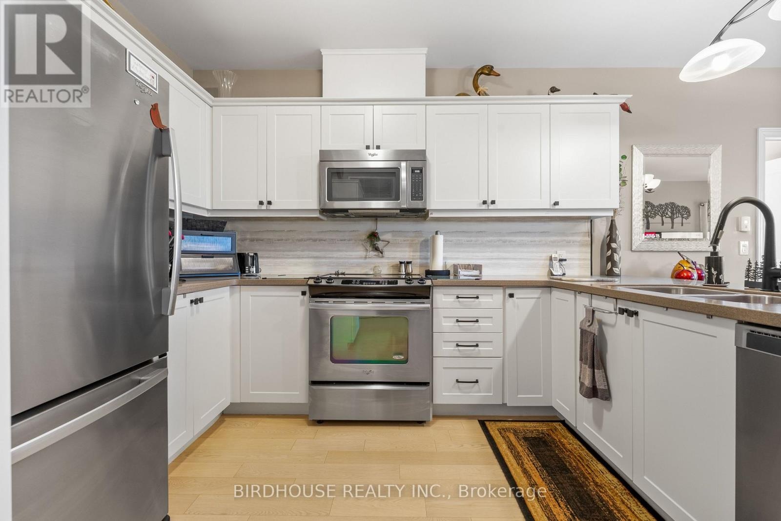 301 - 94 Francis Street W, Kawartha Lakes, Ontario  K0M 1N0 - Photo 7 - X12447664