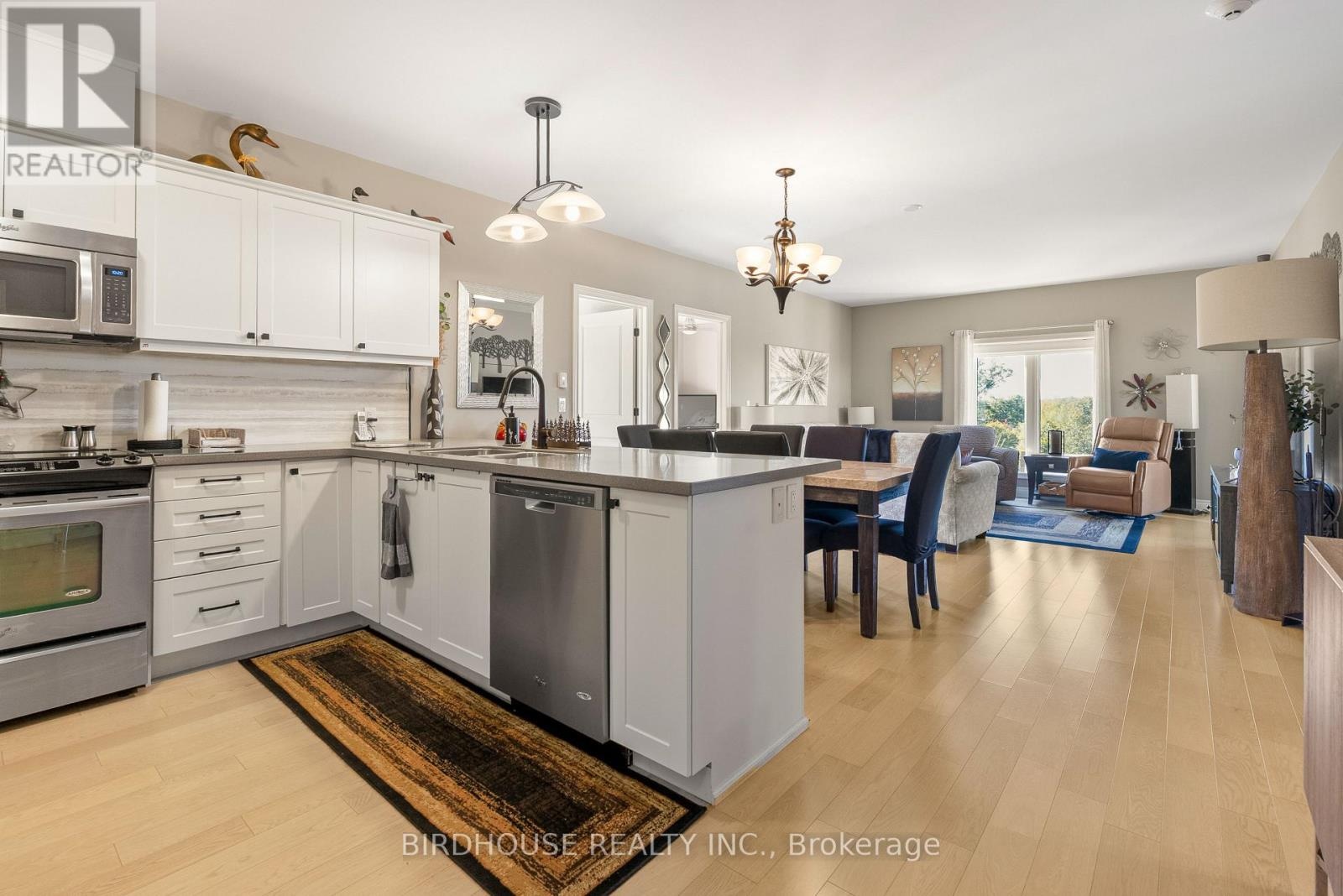 301 - 94 Francis Street W, Kawartha Lakes, Ontario  K0M 1N0 - Photo 8 - X12447664