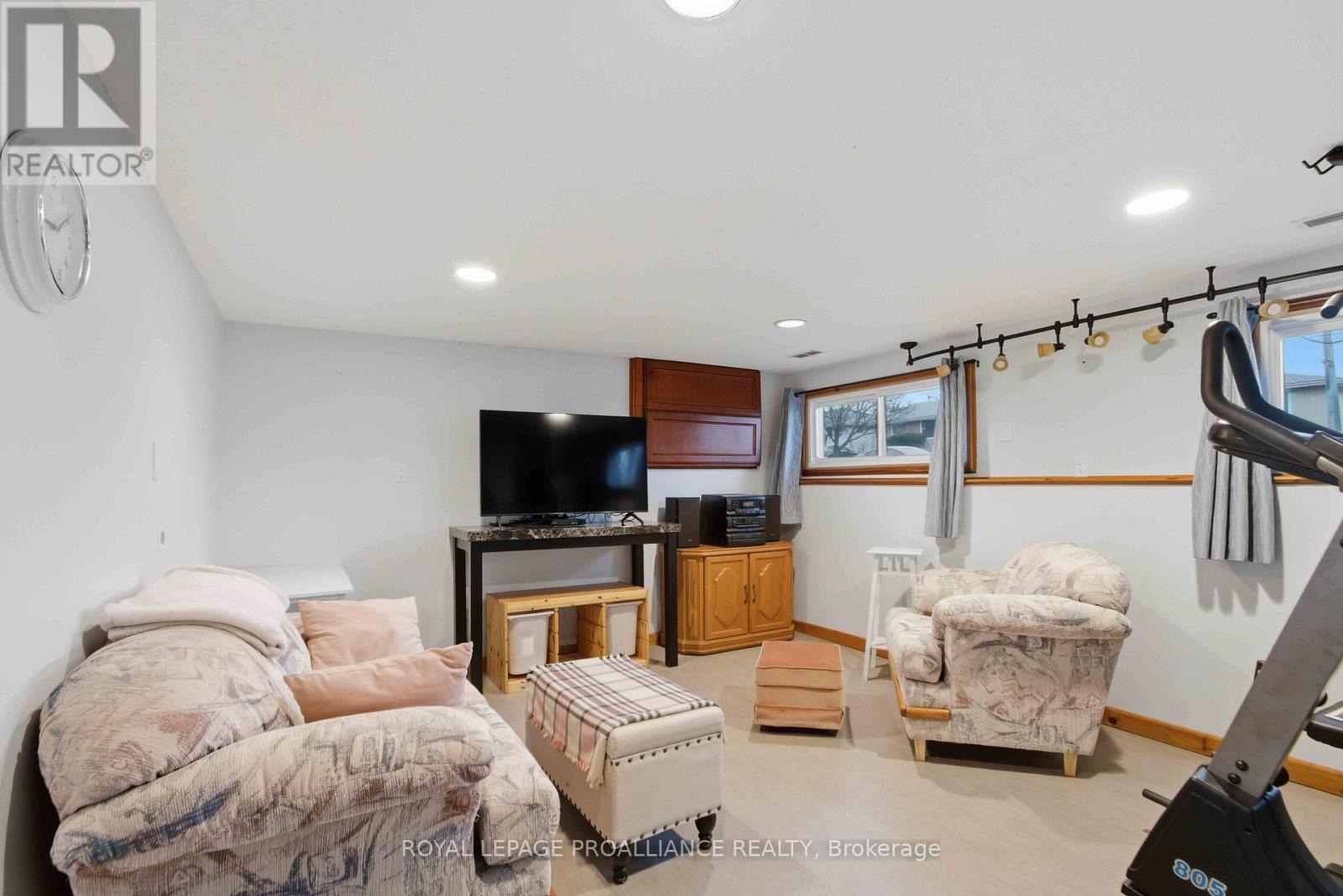 36 Shoniker Avenue, Quinte West, Ontario  K8V 2B5 - Photo 19 - X12951794