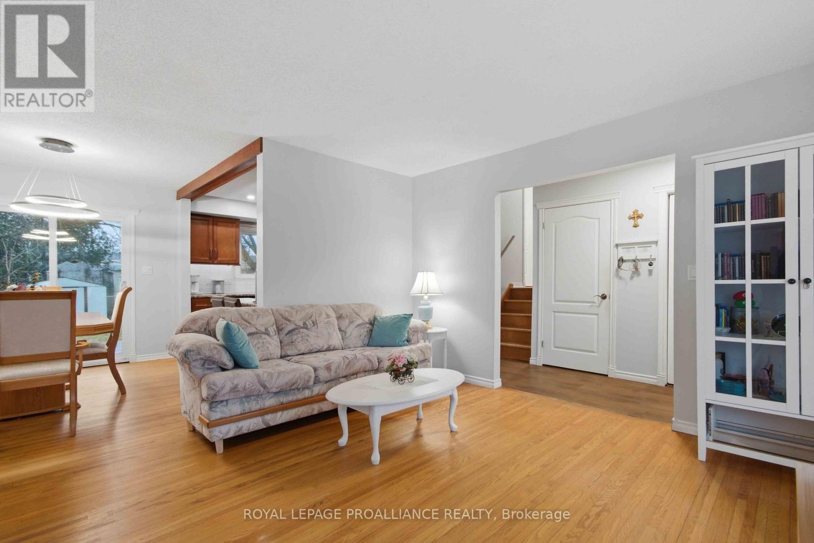 36 Shoniker Avenue, Quinte West, Ontario  K8V 2B5 - Photo 6 - X12951794