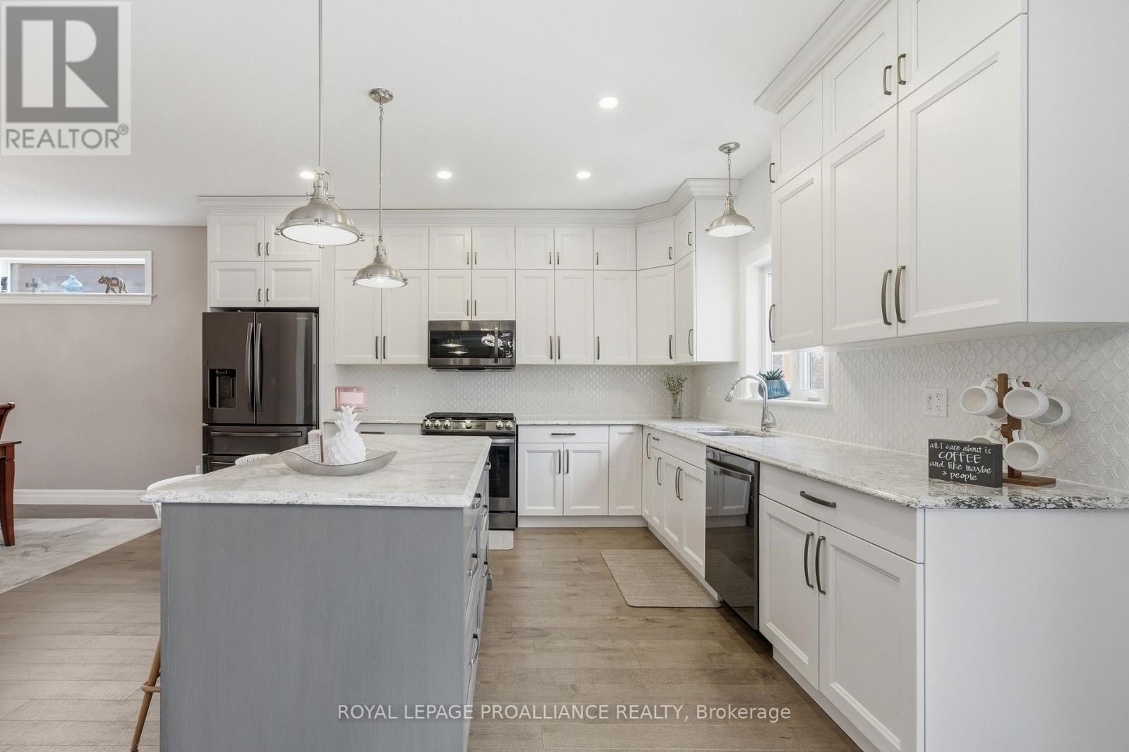 57 Appledene Drive, Quinte West, Ontario  K8V 0H6 - Photo 12 - X12963208