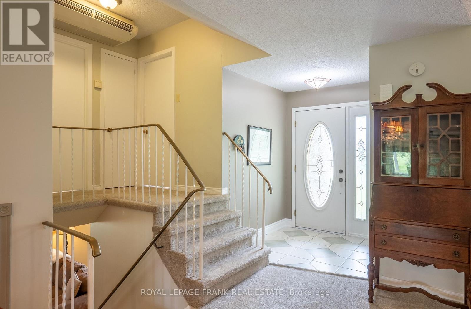 383 Old Surrey Lane, Kawartha Lakes, Ontario  K0M 1A0 - Photo 11 - X12594004