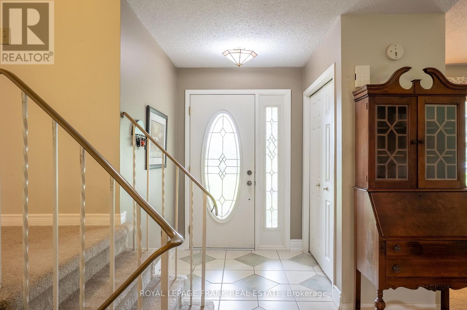 383 Old Surrey Lane, Kawartha Lakes, Ontario  K0M 1A0 - Photo 12 - X12594004