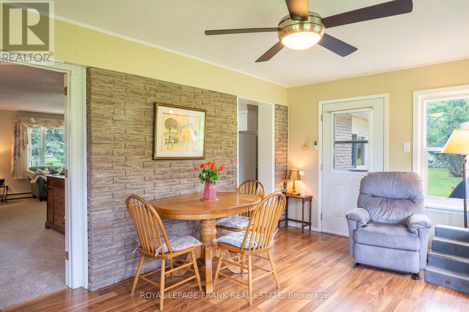 383 Old Surrey Lane, Kawartha Lakes, Ontario  K0M 1A0 - Photo 13 - X12594004