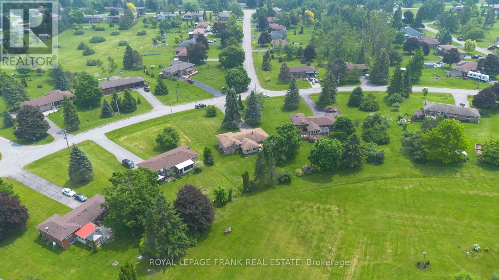 383 Old Surrey Lane, Kawartha Lakes, Ontario  K0M 1A0 - Photo 3 - X12594004
