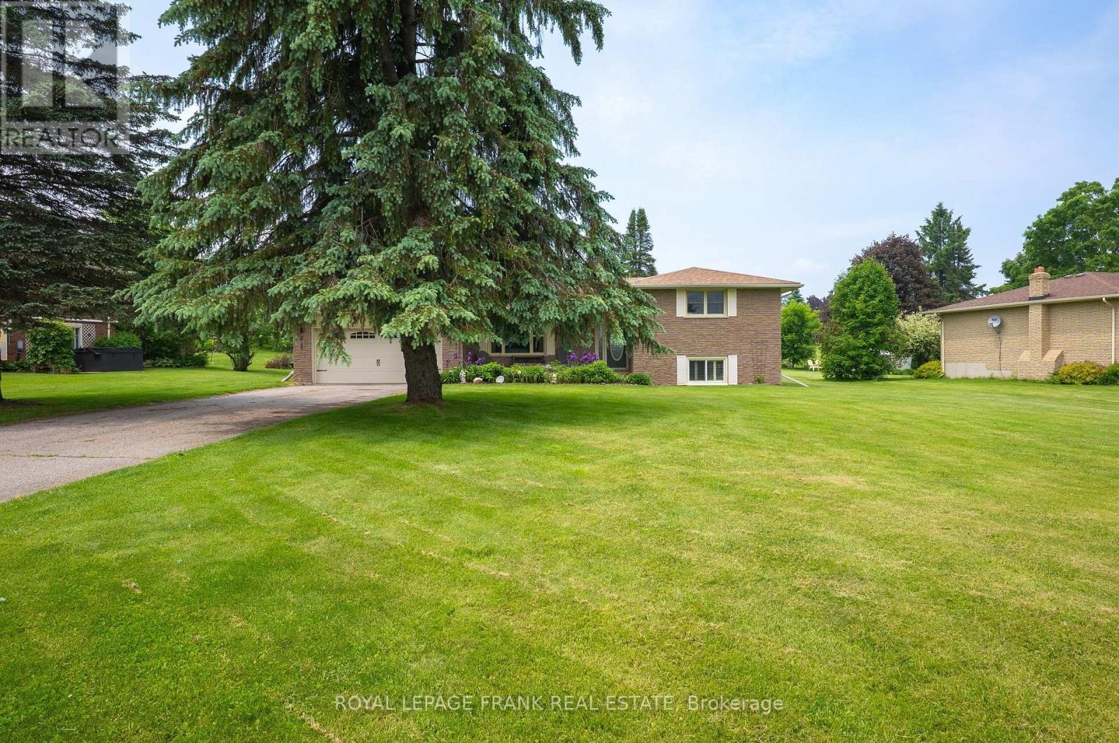383 Old Surrey Lane, Kawartha Lakes, Ontario  K0M 1A0 - Photo 35 - X12594004