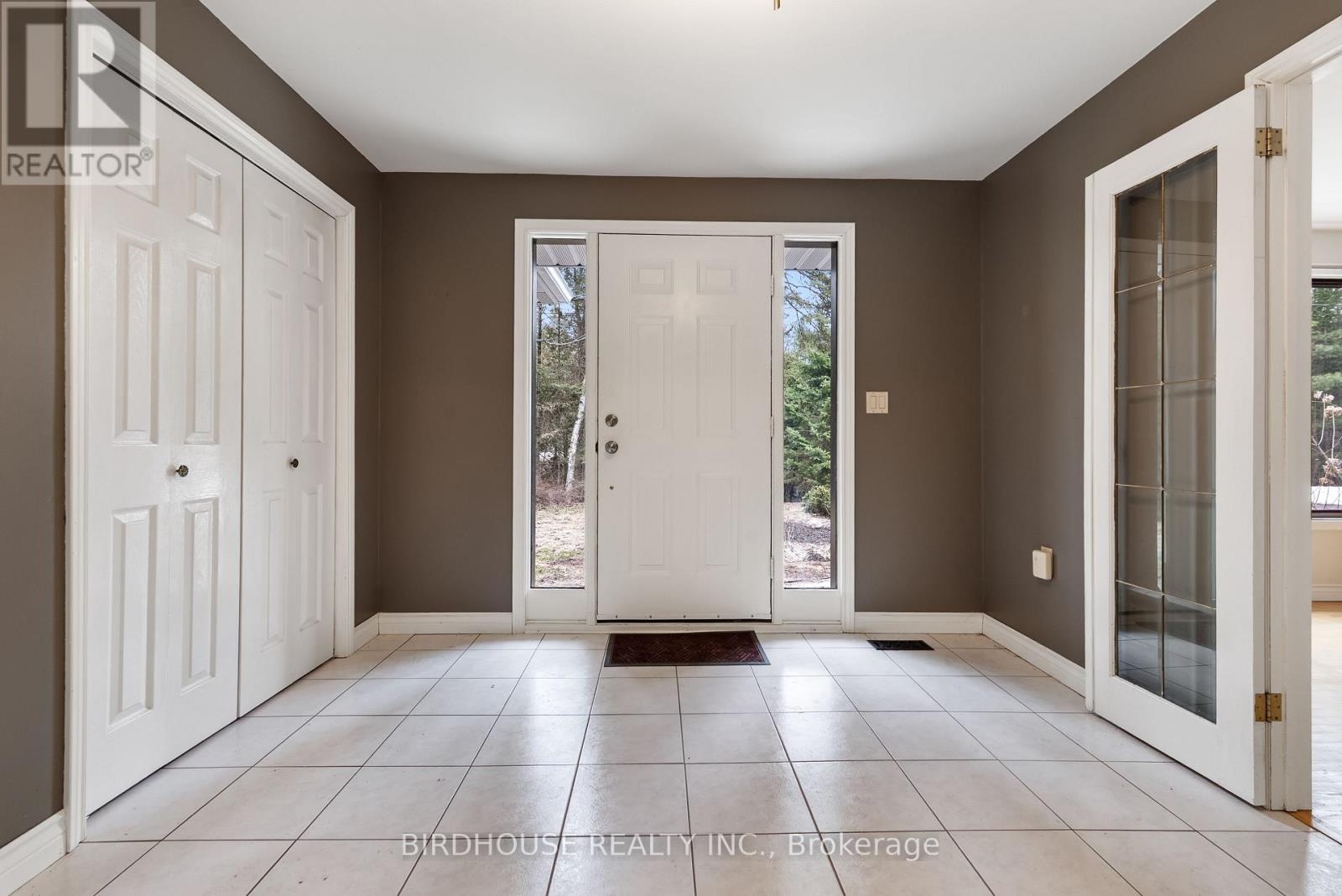 102 Edwina Drive, Trent Lakes, Ontario  K0M 1A0 - Photo 4 - X12986720