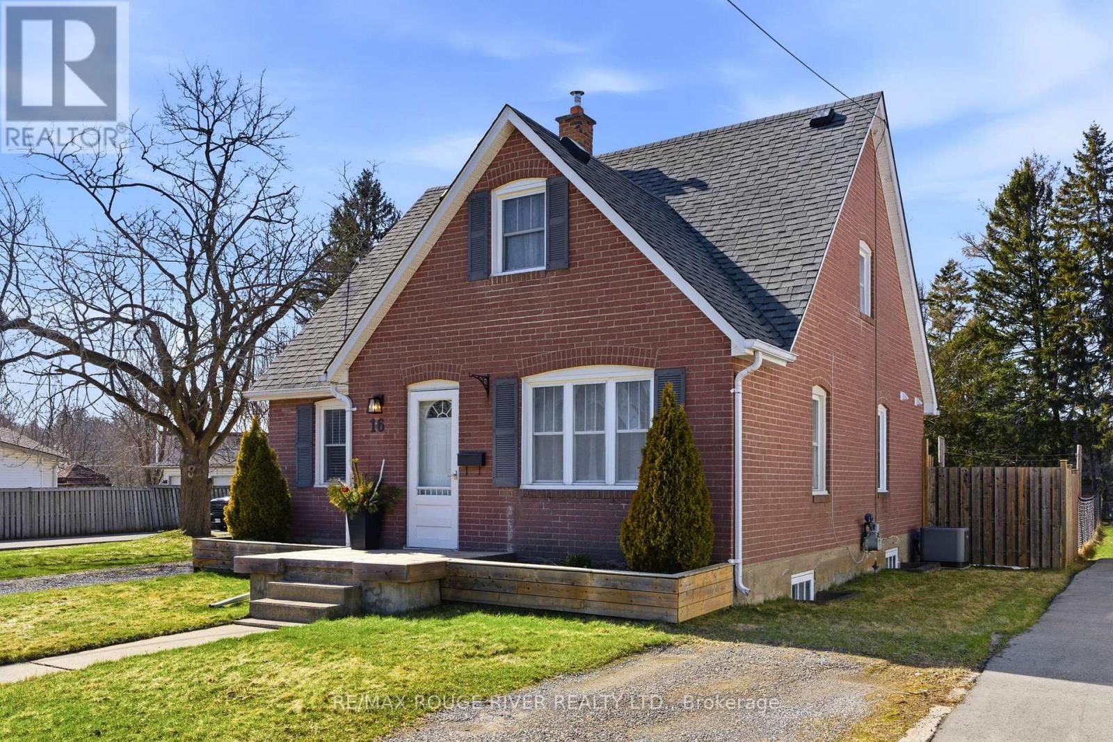 16 Margaret Street, Port Hope, Ontario  L1A 1Y3 - Photo 1 - X12823612