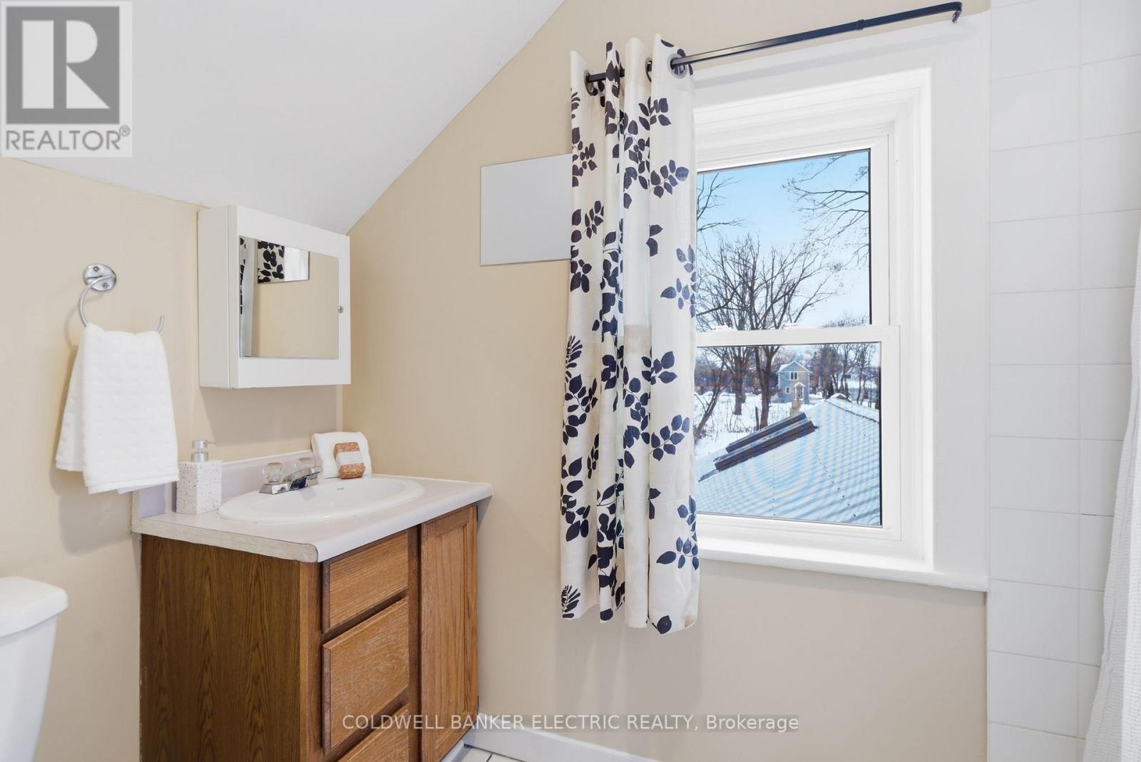 607 Armour Road, Peterborough, Ontario  K9H 1Z3 - Photo 17 - X12989038