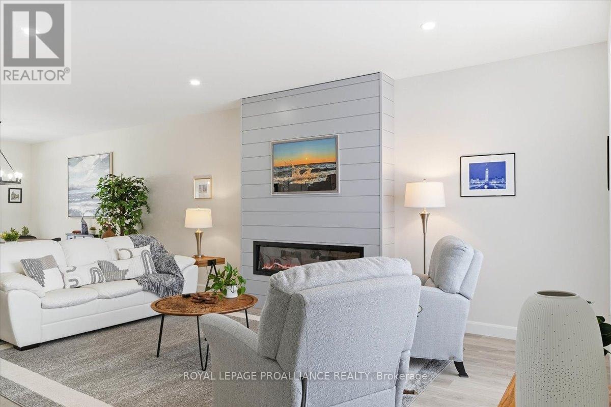 34 Rosewood Drive, Quinte West, Ontario  K0K 2C0 - Photo 6 - X12991826