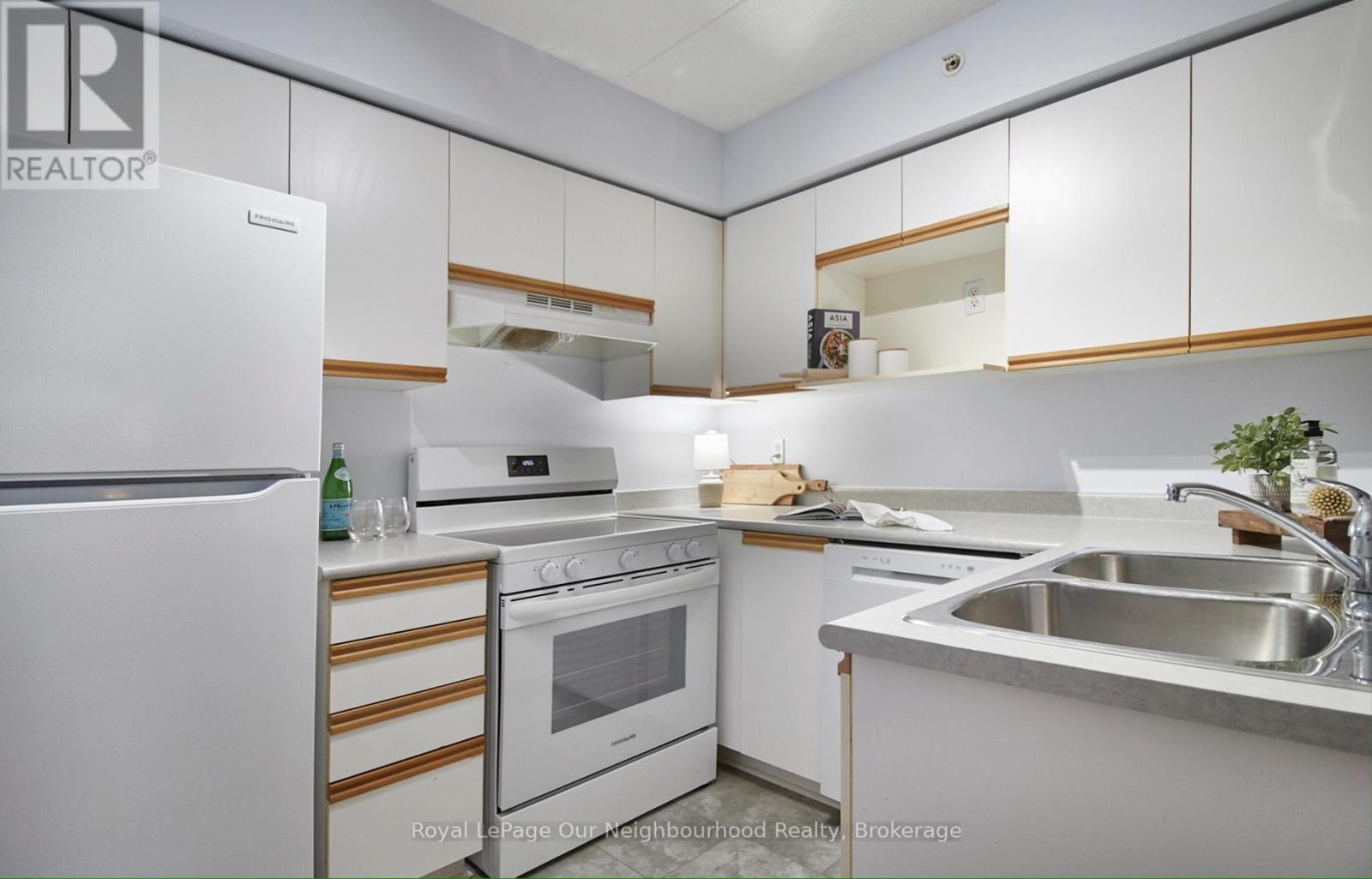 208 - 1431 Walker's Line, Burlington, Ontario  L7M 4N9 - Photo 12 - W12996580