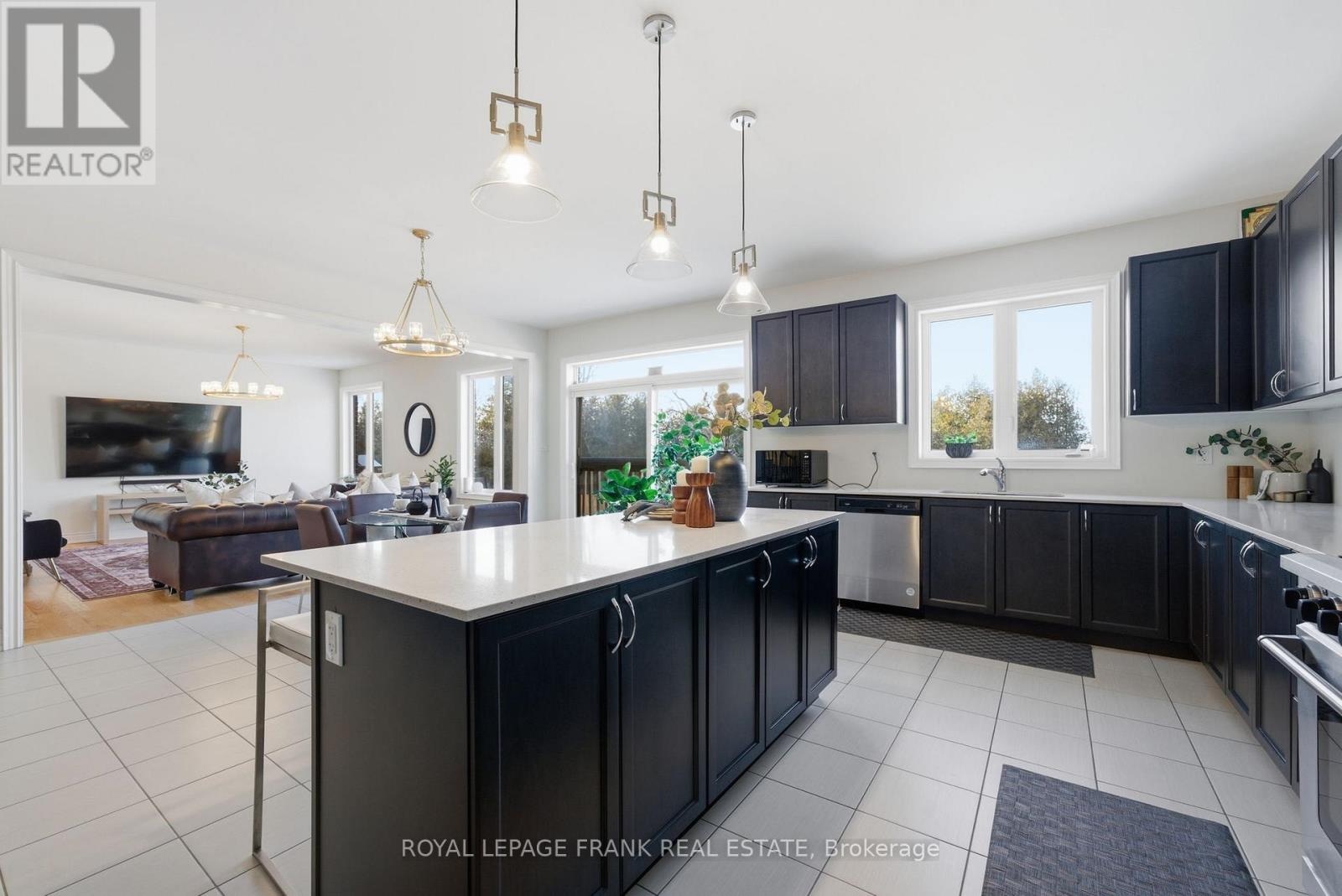 60 Hennessey Crescent, Kawartha Lakes, Ontario K9V 0P3 - Photo 19 - X12807752