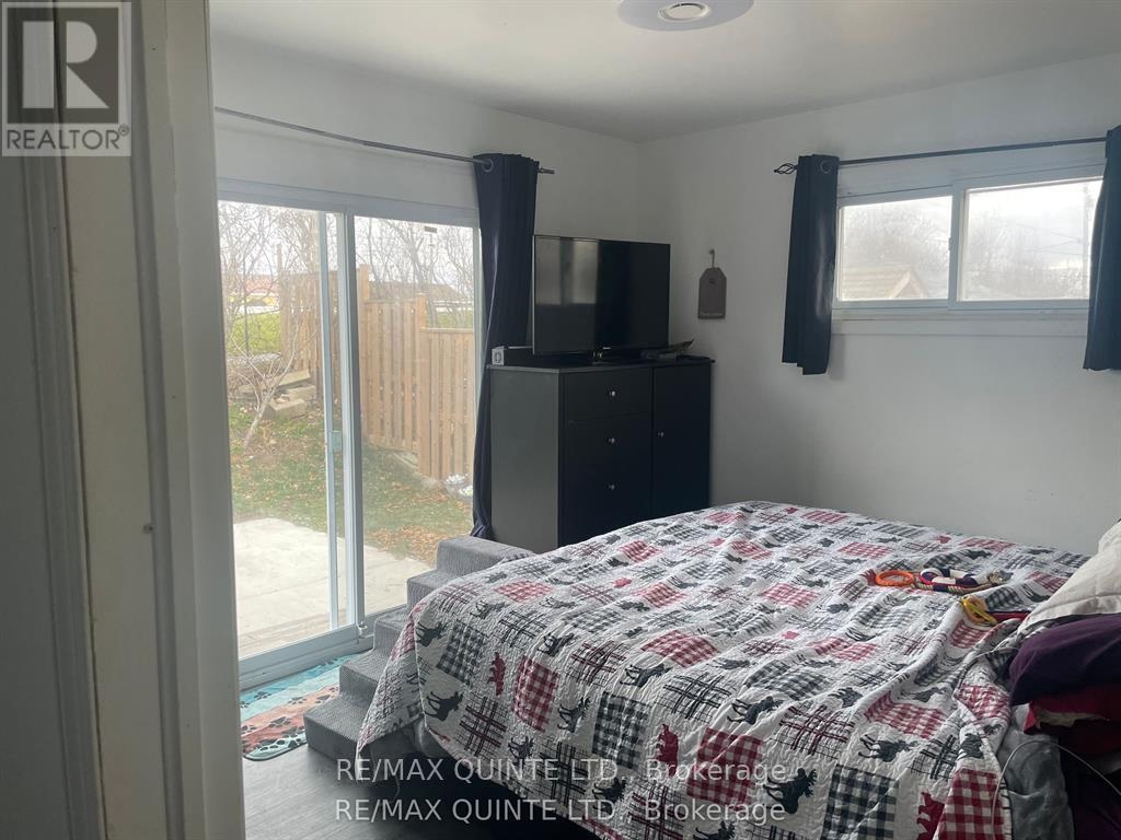 27 First Avenue, Quinte West, Ontario  K8V 5M6 - Photo 10 - X13001860