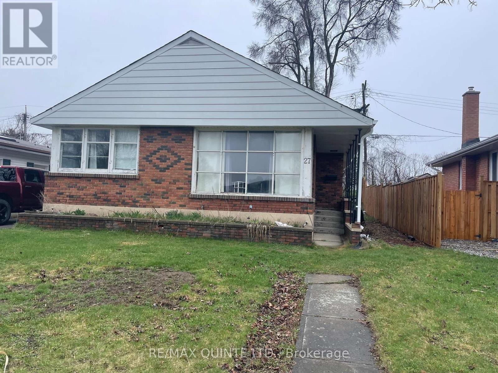 27 First Avenue, Quinte West, Ontario  K8V 5M6 - Photo 2 - X13001860